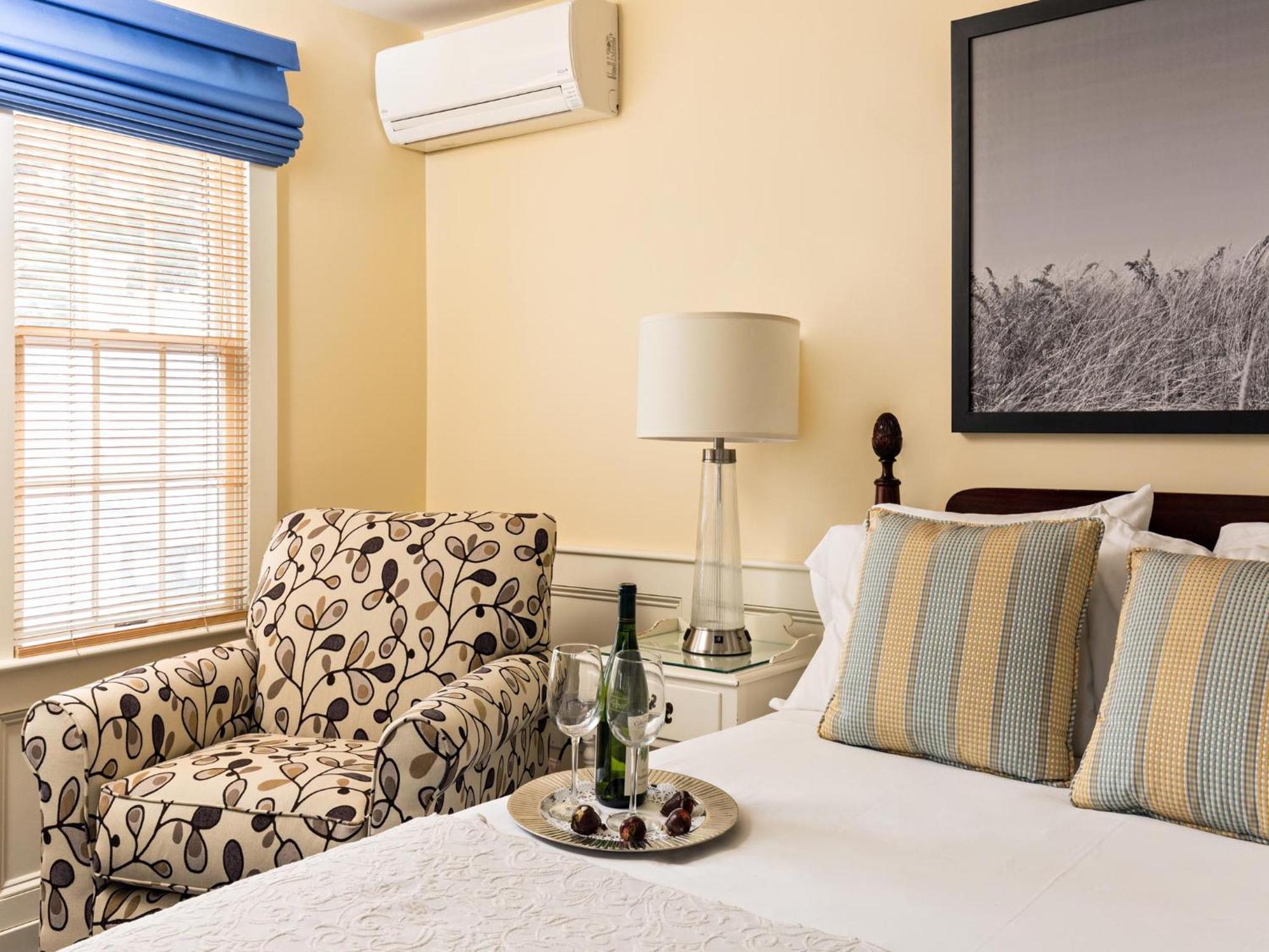 Brass Key Guesthouse Adults Only Провинстаун Номер фото
